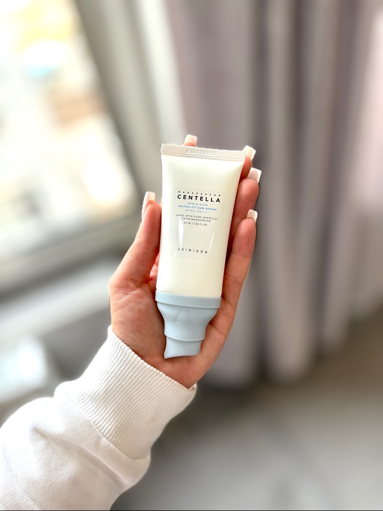 ضد آفتاب سنتلا اسكين 1004skin هیالوسیکا اصل