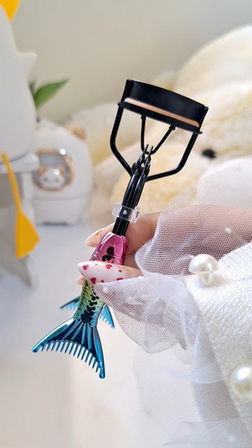 فرمژه پری دریایی شانه دار